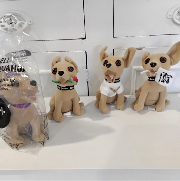 Source Unknown Other - Vintage Taco Bell Chihuahuas